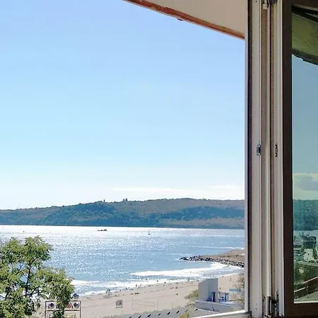 Апартамент The Bay View - Your *